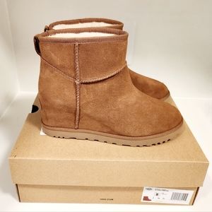 NIB UGG Classic Femme Mini Boot, Chestnut, size 8 NEW